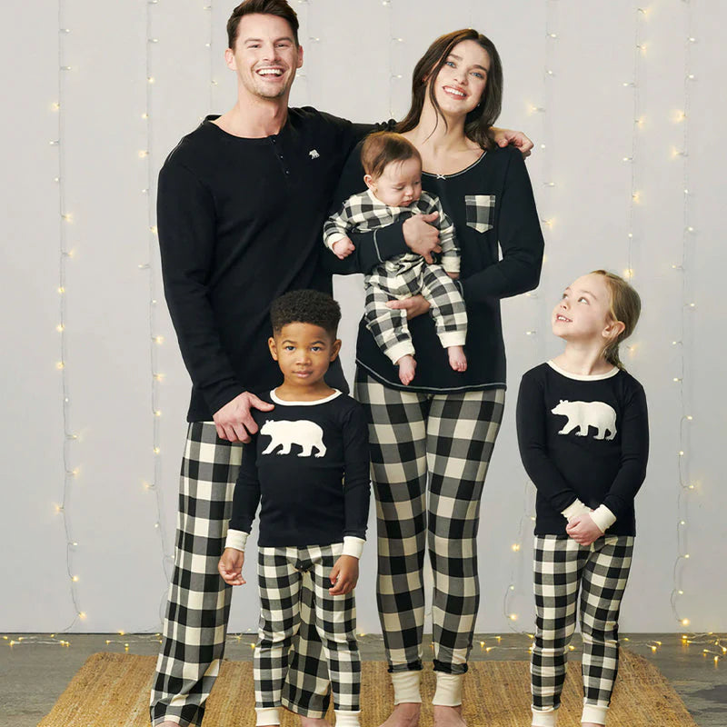 How to Pack Matching Pyjamas for the Whole Family?