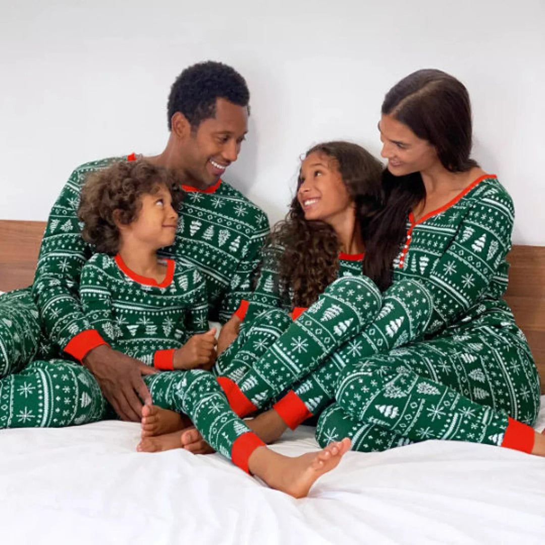 Merry Christmas In The Jungle Family Pyjamas – Pajama Village UK